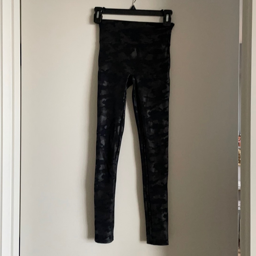 Spanx Camo Leggings Petite XS